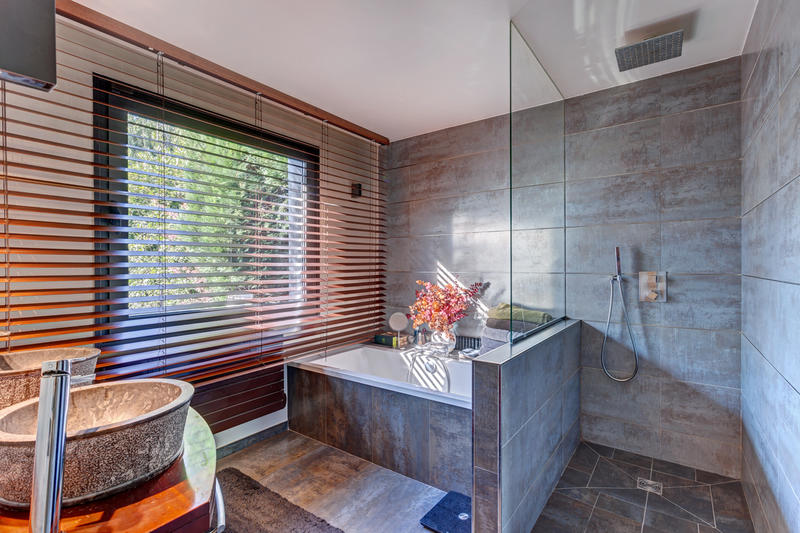 Maison - 258 m² - 7 pièces