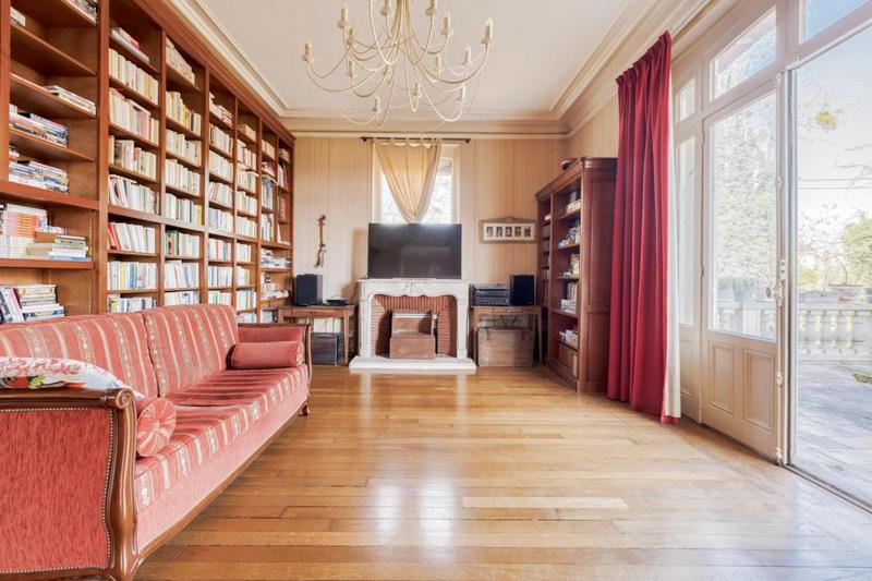 Maison de maîtres - 246 m² - 10 pièces