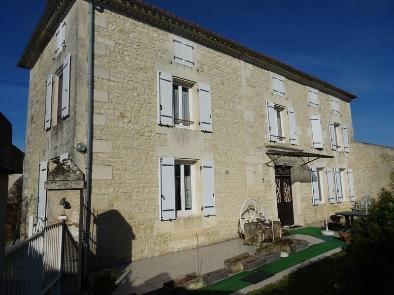 Maison en pierre - 238 m² - 8 pièces