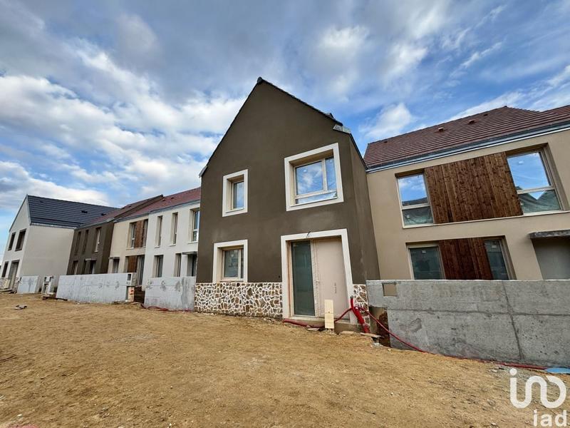 Maison - 95 m² - 5 pièces