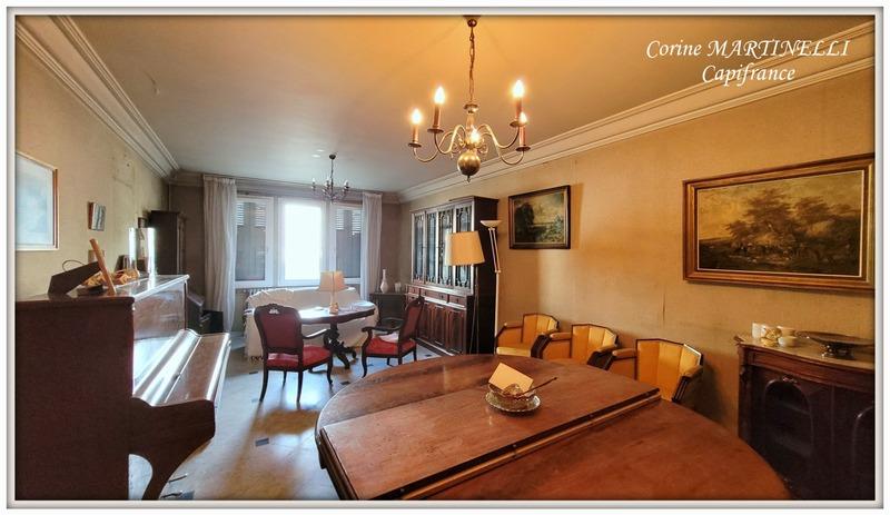 Maison - 228 m² - 9 pièces