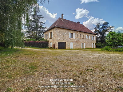 Maison - 217 m² - 10 pièces