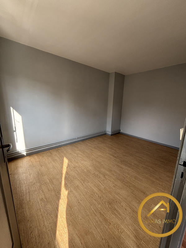 Appartement - 55 m² - 5 pièces