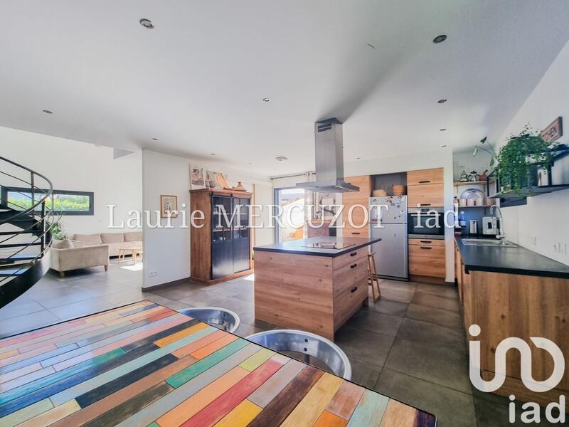 Maison - 150 m² - 4 pièces