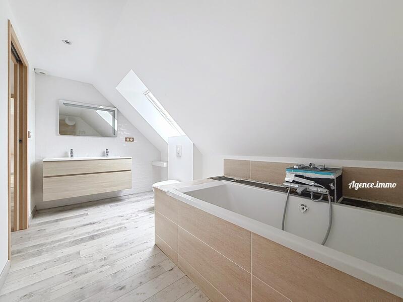 Maison - 98 m² - 4 pièces