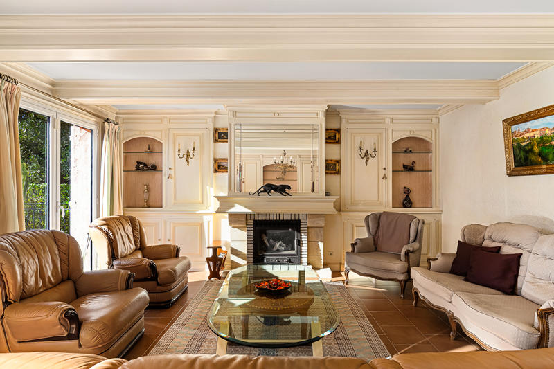 Propriété - 217 m² - 5 pièces