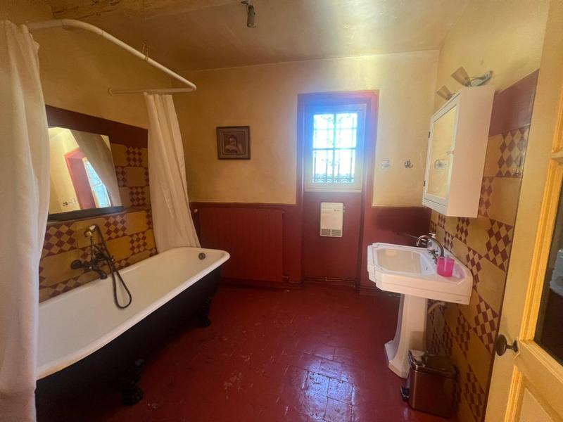 Maison de village - 300 m² - 10 pièces