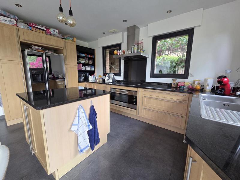 Pavillon - 199 m² - 8 pièces