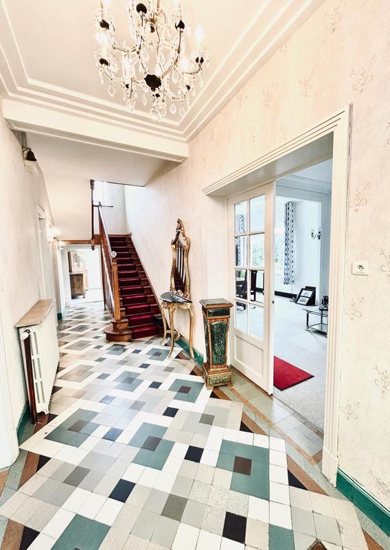 Maison de maîtres - 190 m² - 8 pièces