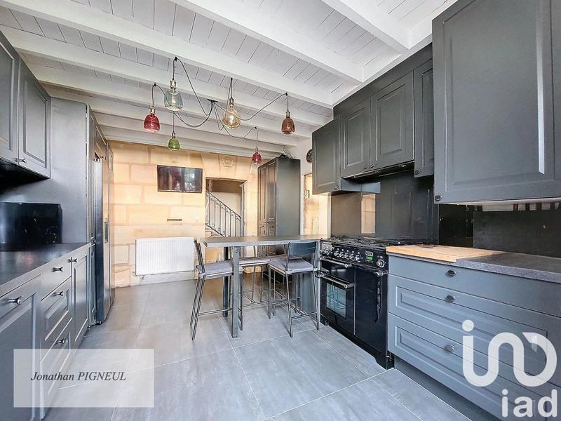 Maison - 240 m² - 6 pièces