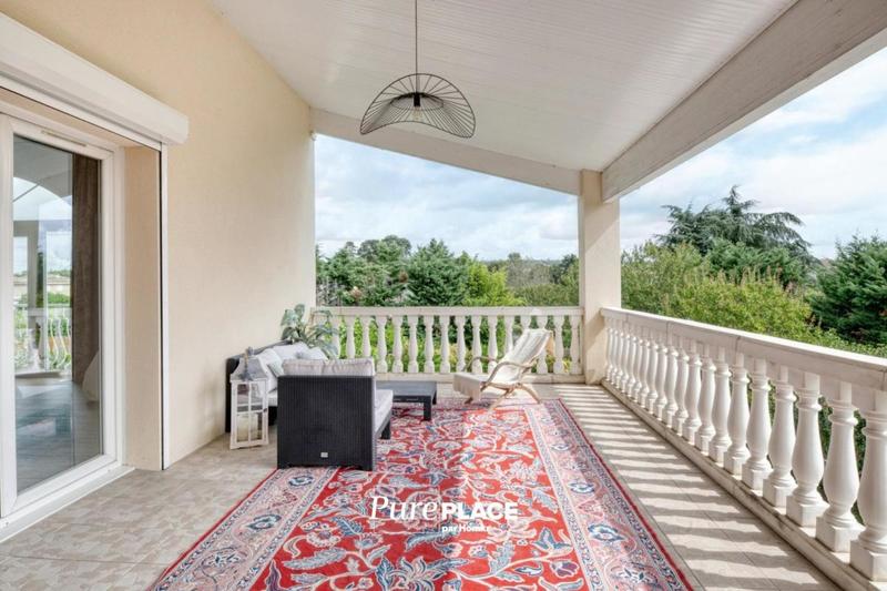 Maison - 390 m² - 7 pièces