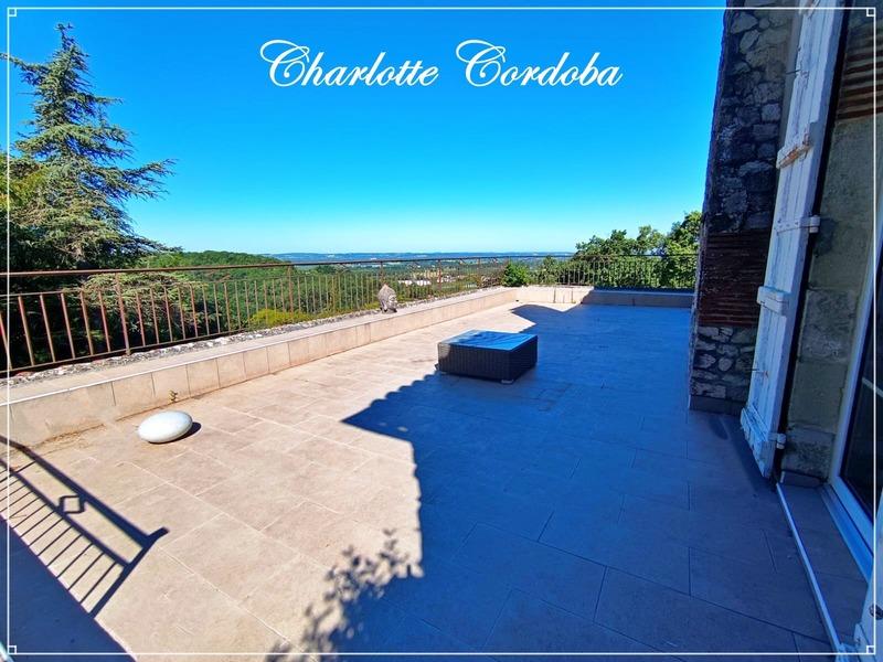 Maison - 313 m² - 10 pièces