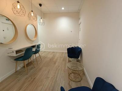 Local commercial - 226 m² - 10 pièces