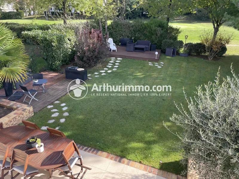 Maison - 210 m² - 7 pièces