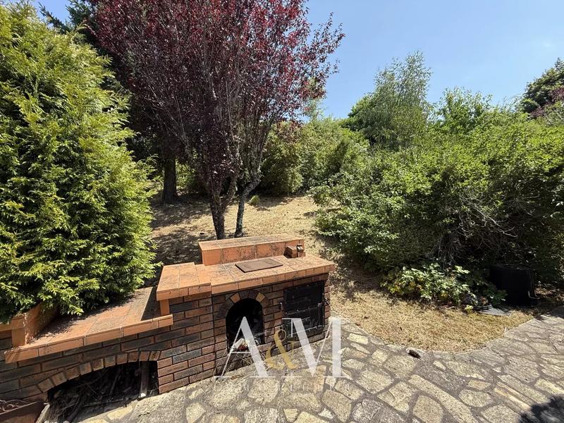 Propriété - 275 m² - 7 pièces