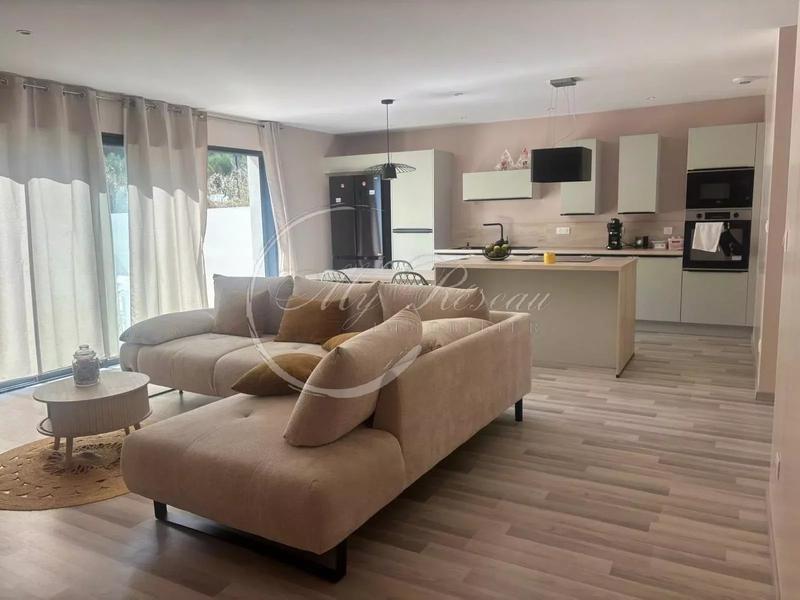 Maison - 87 m² - 4 pièces