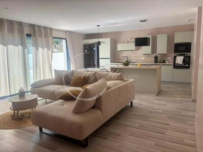 Maison - 87 m² - 4 pièces