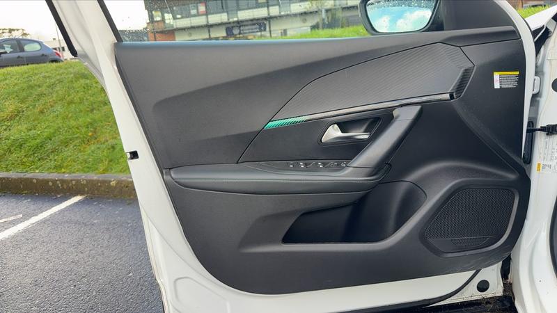 Peugeot 2008 1.5 BlueHDi 130 Eat8 Allure Business