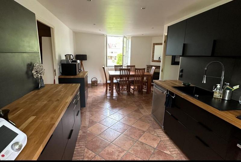 Propriété - 237 m² - 11 pièces