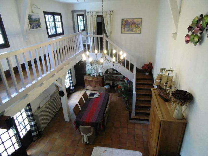 Moulin - 390 m² - 9 pièces