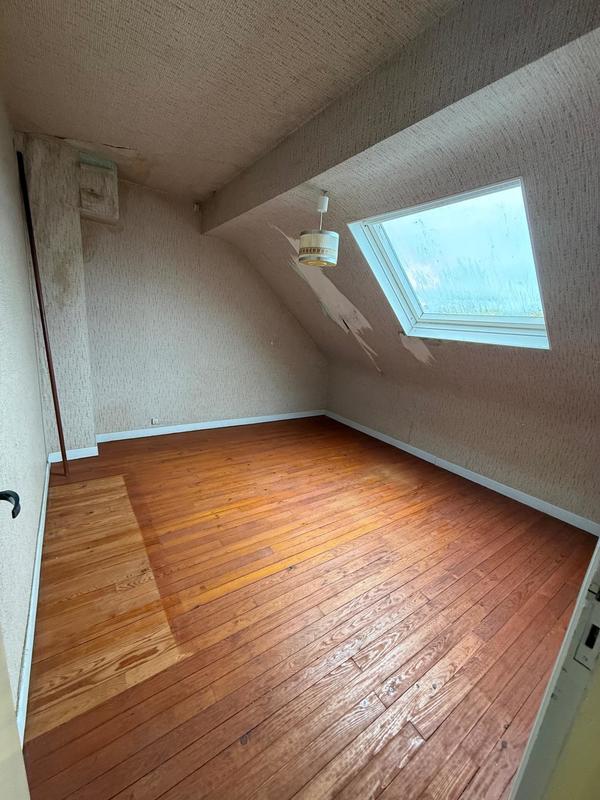 Maison - 81 m² - 6 pièces