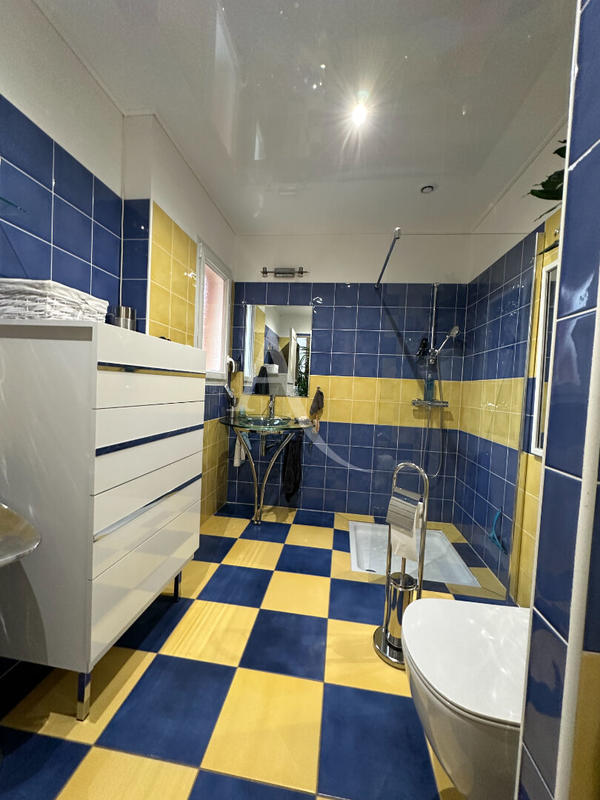 Maison - 170 m² - 8 pièces