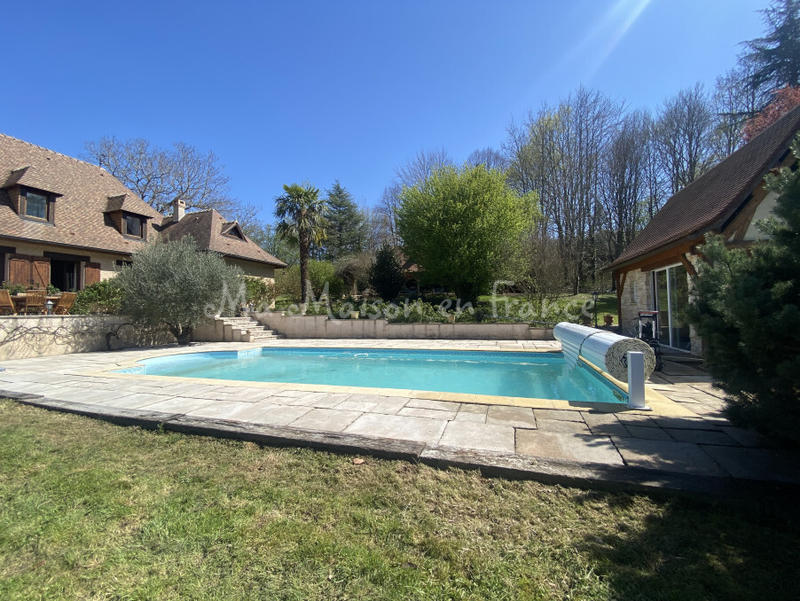 Maison - 156 m² - 8 pièces
