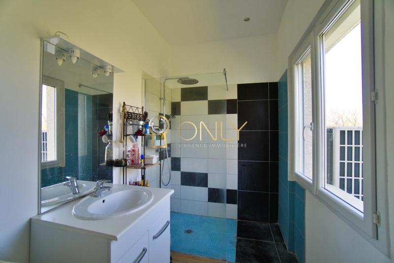 Maison - 228 m² - 6 pièces