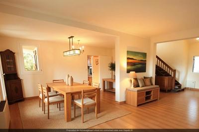 Maison - 222 m² - 6 pièces