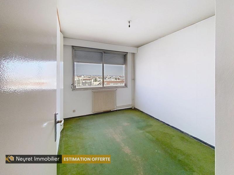 Appartement - 92 m² - 5 pièces