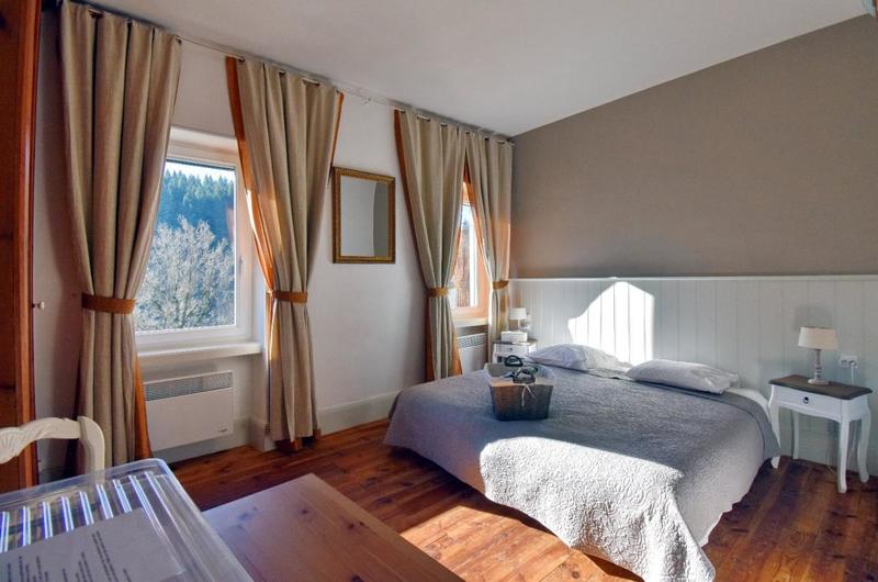 Maison - 328 m² - 12 pièces