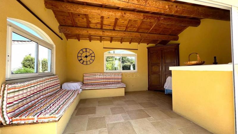 Maison - 205 m² - 7 pièces