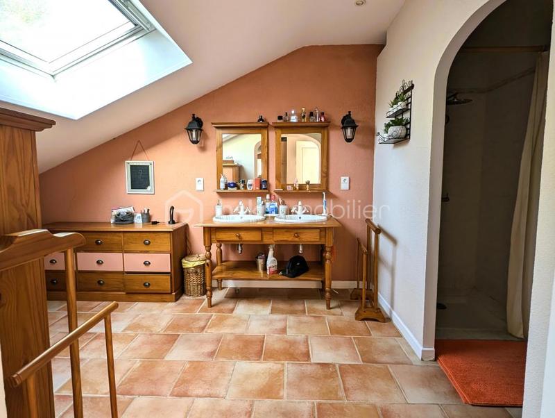 Demeure - 299 m² - 10 pièces