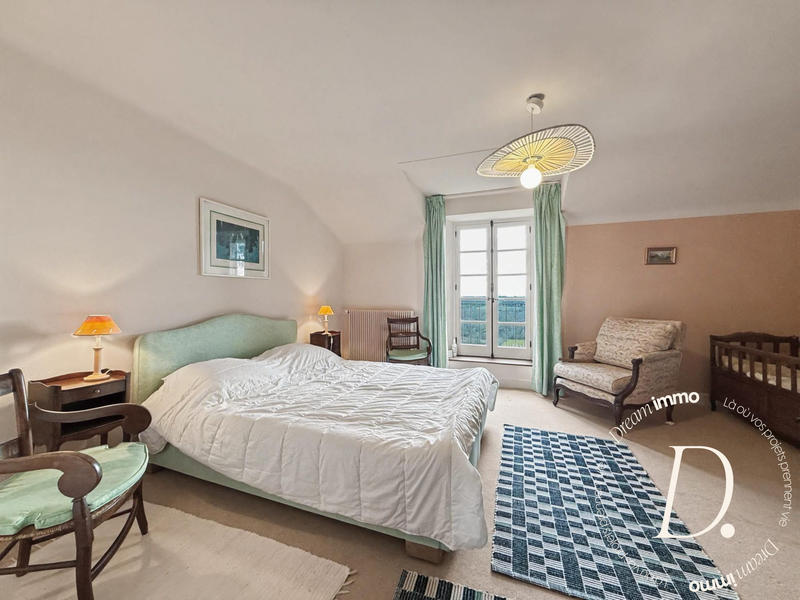 Maison - 420 m² - 11 pièces