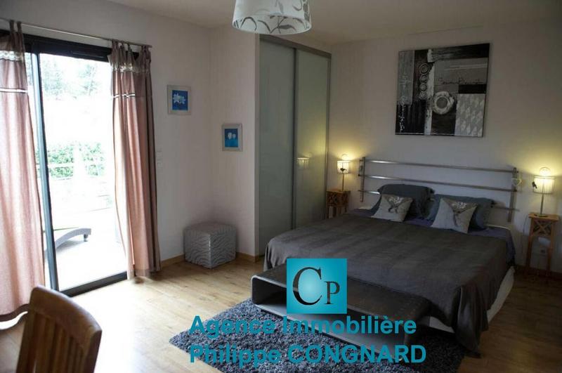 Maison - 270 m² - 8 pièces