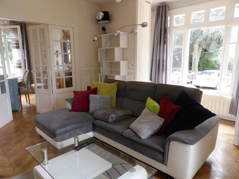 Maison - 180 m² - 7 pièces