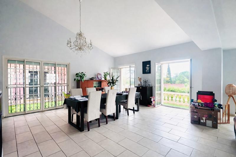 Villa - 280 m² - 7 pièces