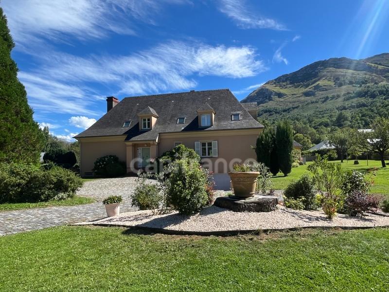 Maison - 268 m² - 8 pièces