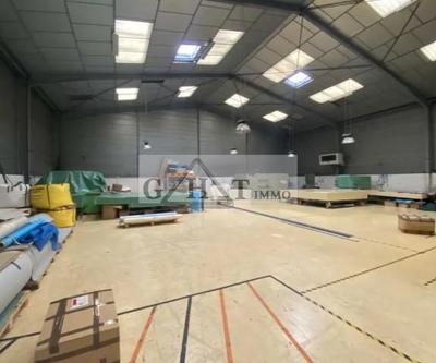 Entrepôt - 2 800 m²