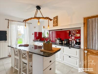 Maison - 205 m² - 9 pièces