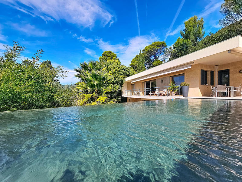 Maison - 195 m² - 6 pièces