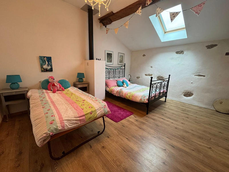 Maison - 220 m² - 7 pièces