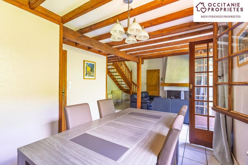 Propriété - 250 m² - 9 pièces