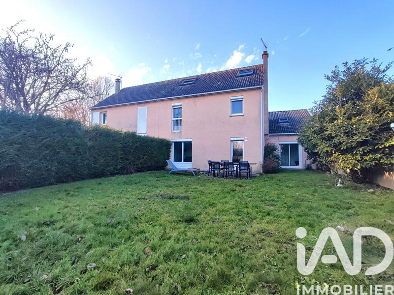 Maison - 140 m² - 8 pièces