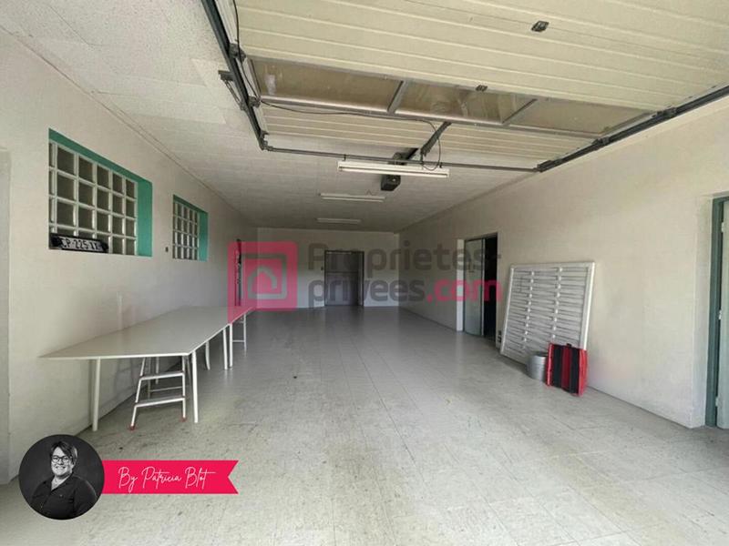 Maison - 305 m² - 10 pièces