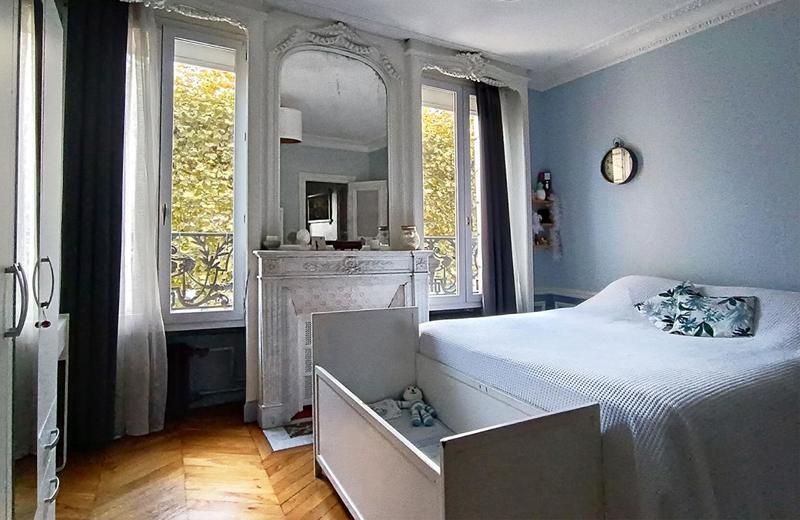 Maison - 300 m² - 12 pièces