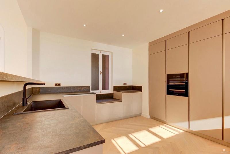 Appartement - 190 m² - 4 pièces