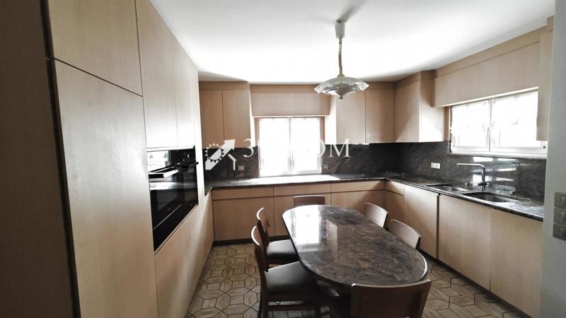 Maison - 193 m² - 7 pièces