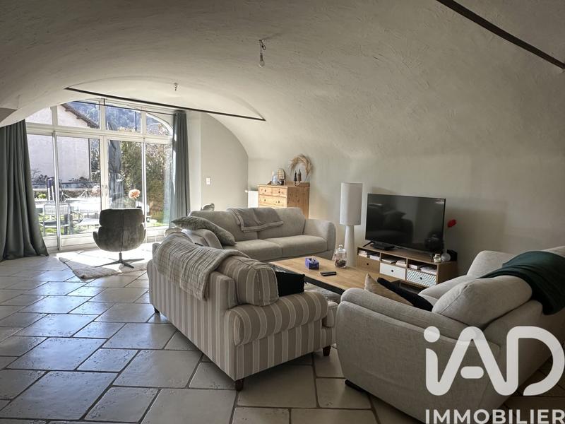 Maison - 234 m² - 8 pièces