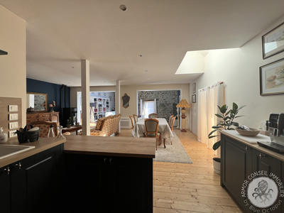 Maison - 235 m² - 6 pièces